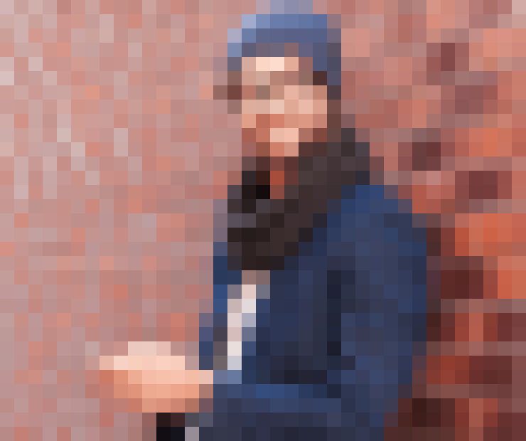 Meet Our Creative Team Members - 狗子28娱乐游戏